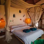 度假居 Dome Glamping 萨潘贾