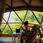 Dome Glamping 度假居 萨潘贾