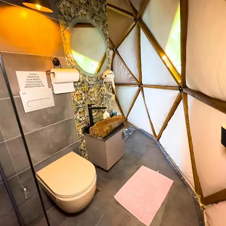 Bed & Breakfast Dome Glamping *