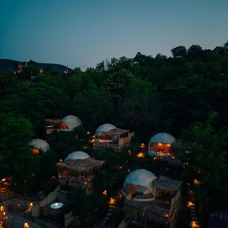 Bed & Breakfast Dome Glamping *
