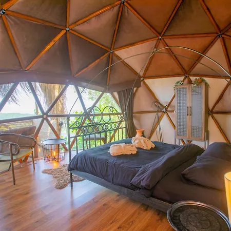 Dome Glamping Bed & Breakfast Sapanca