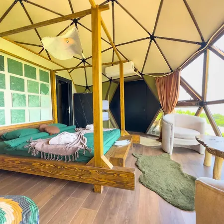 Dome Glamping Bed & Breakfast Sapanca