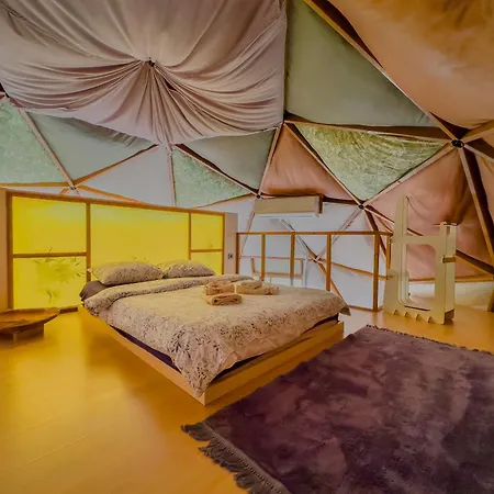Dome Glamping
