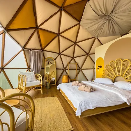 Dome Glamping Bed & Breakfast
