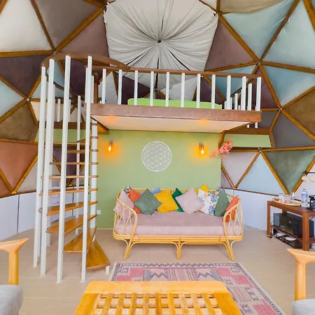 Dome Glamping Bed & Breakfast *