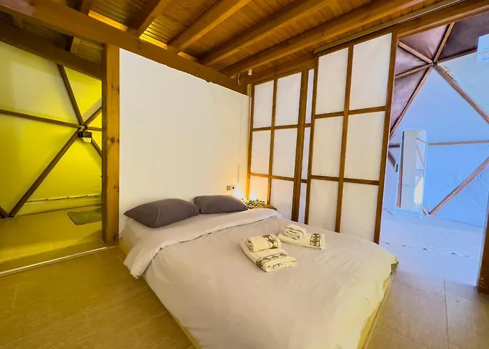 度假居 Dome Glamping 萨潘贾