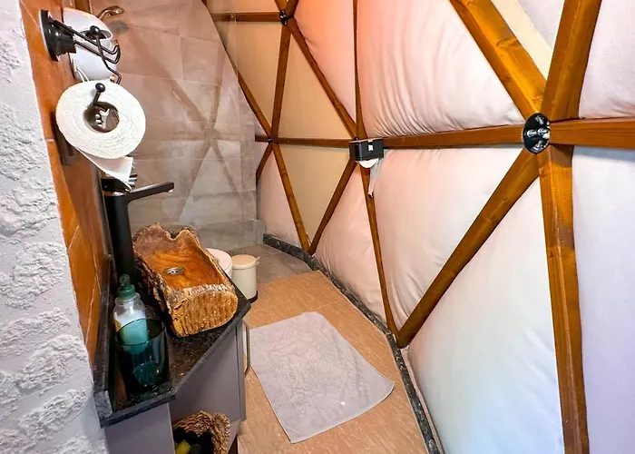 度假居 Dome Glamping 萨潘贾