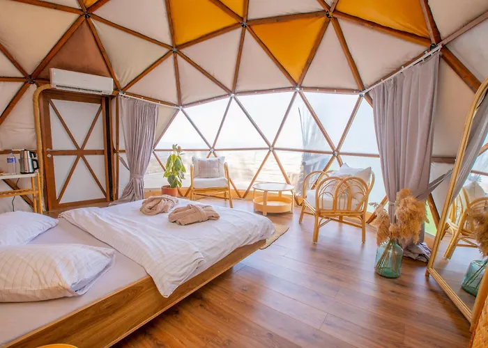 Dome Glamping