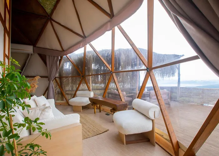 Dome Glamping