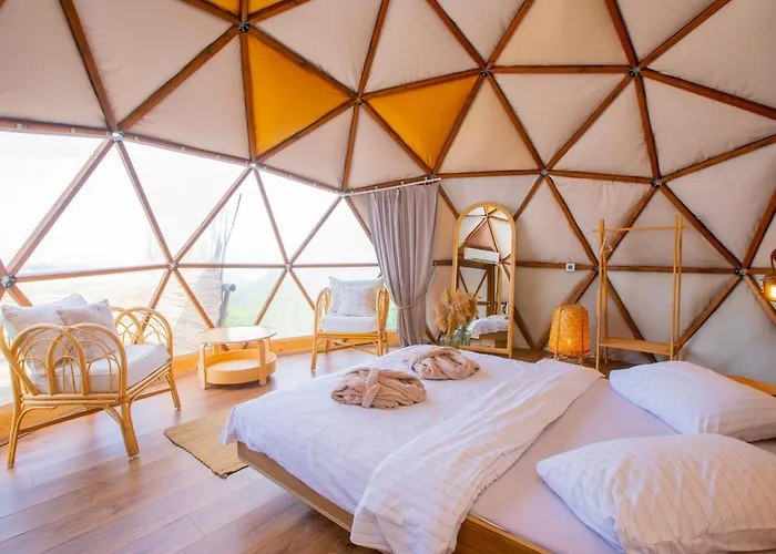 度假居 Dome Glamping 萨潘贾