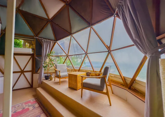 Dome Glamping 萨潘贾