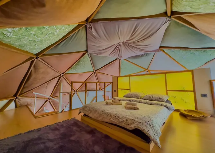 Dome Glamping 萨潘贾