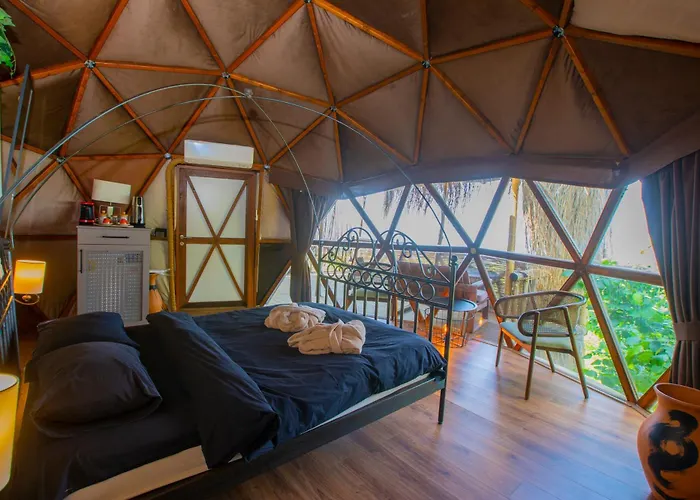 Dome Glamping * 萨潘贾