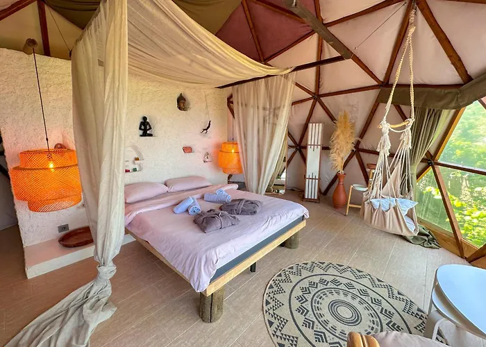 Dome Glamping 萨潘贾